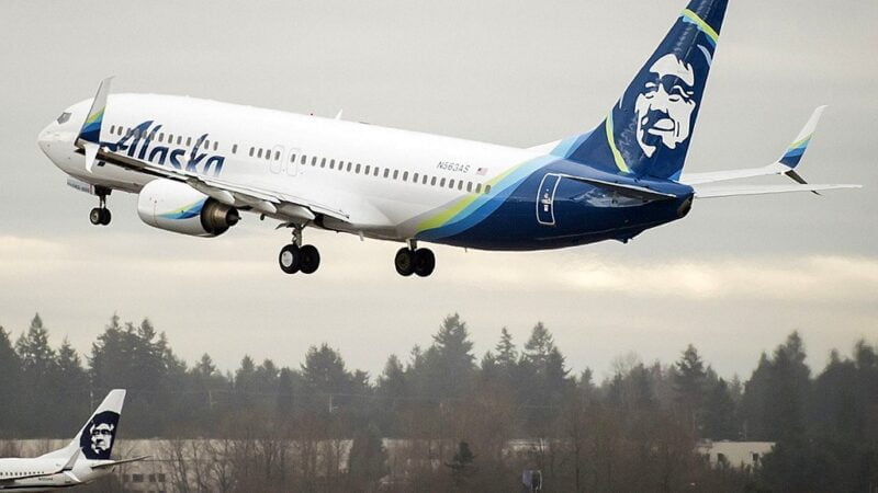 Alaska Airlines y Microsoft reducirán las emisiones de carbono utilizando combustible de aviación sostenible