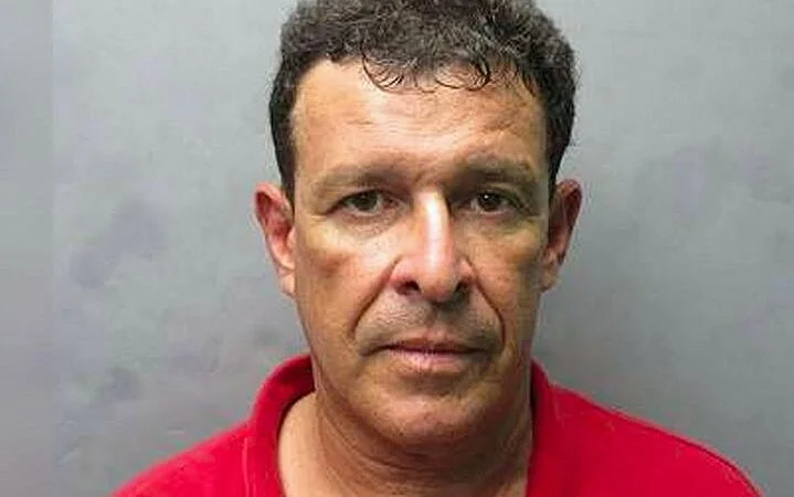 Un quiropráctico hispano de Miami Leakes es acusado de acoso sexual cibernético