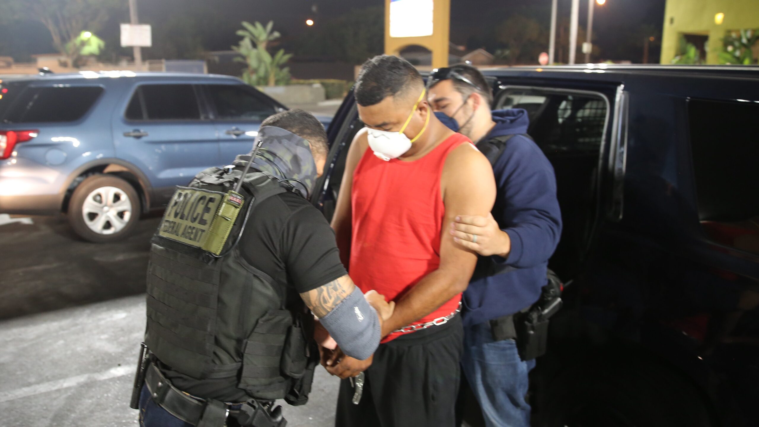 Segunda redada nacional de ICE en santuarios culmina con más de 170 arrestos