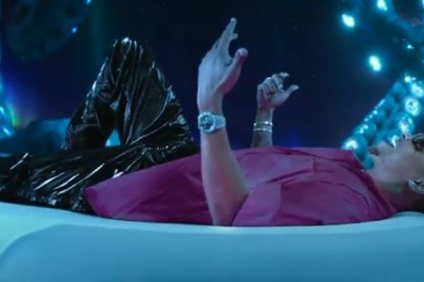 Ozuna estrena el video musical de su sencillo “Del Mar “junto a Doja Cat & Sia