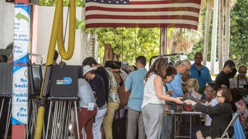 Comienza la votación anticipada en la codiciada Florida