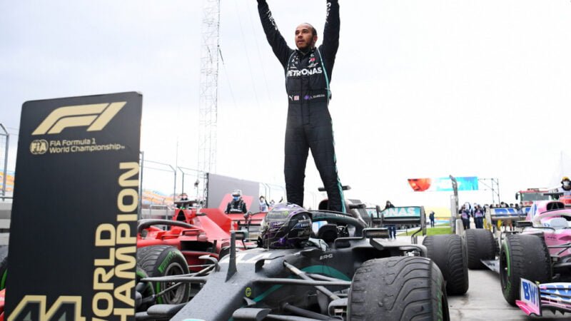 Hamilton iguala el récord de campeonatos en la F1 tras ganar el GP de Turquía