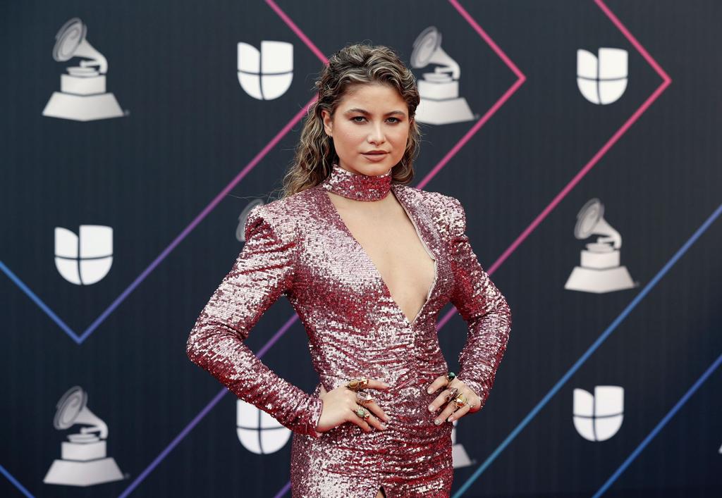 Sofia Reyes brilla en los Premios GRAMMY Latinos