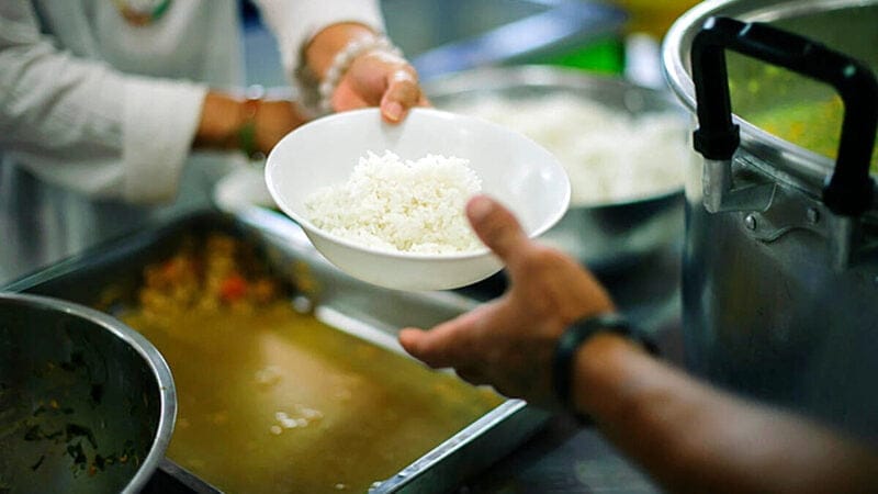 Encuentre refugio, bancos de alimentos y ayuda para personas sin hogar