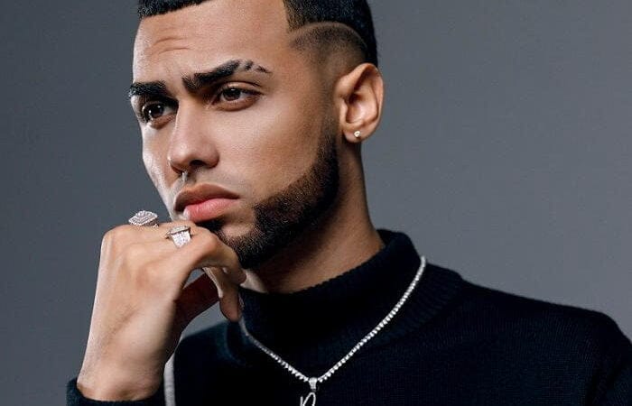Jay Wheeler recibe su segundo puesto número uno en la lista Latin Airplay de Billboard