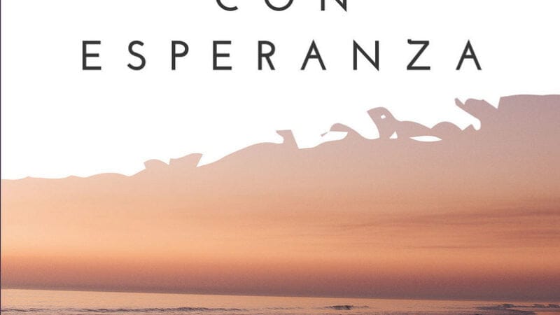 “Viajando con Esperanza” de la autora Rosalina Huesca de Gallegos, presenta el viaje de una madre, lleno de sacrificios y vicisitudes, para brindarles una mejor calidad de vida a sus hijos