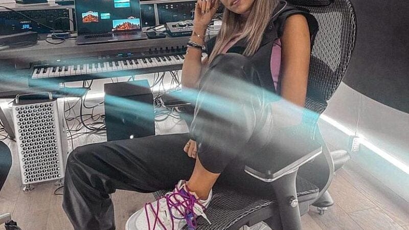 La argentina Brenda Aliendro se prepara para el lanzamiento de su carrera