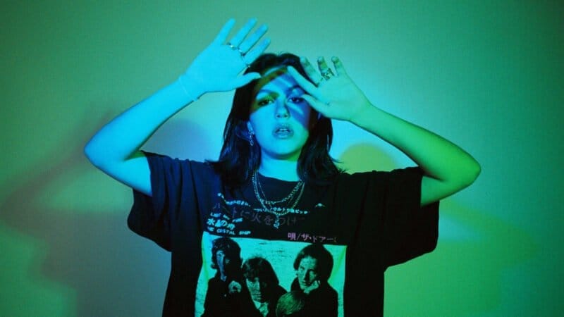 VALÉ conquista las plataformas musicales con “OOP”