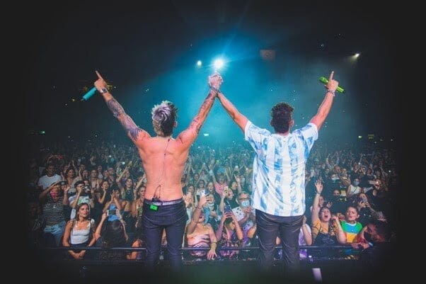 Mau y Ricky hacen “sold out” en el mítico Luna Park de Buenos Aires