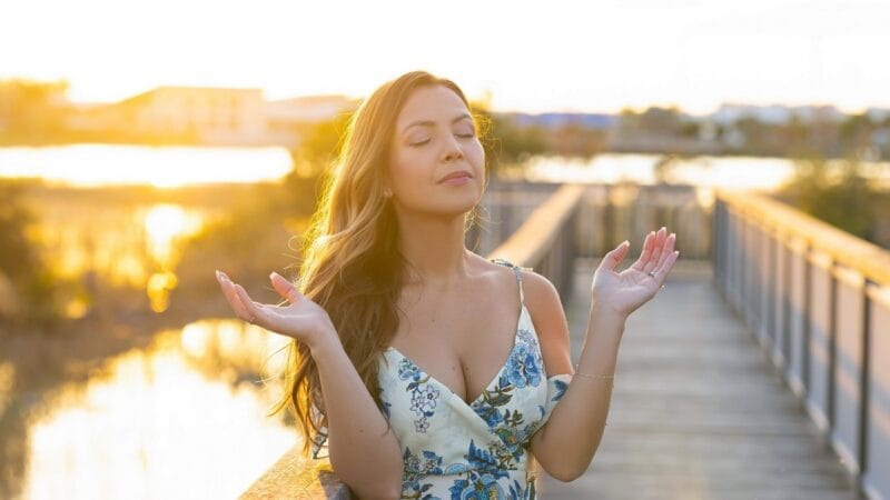 Logra el bienestar y la plenitud de la mano de la Hipnoterapeuta y Psicoterapeuta Clínica y Cuántica Grexi Albornett