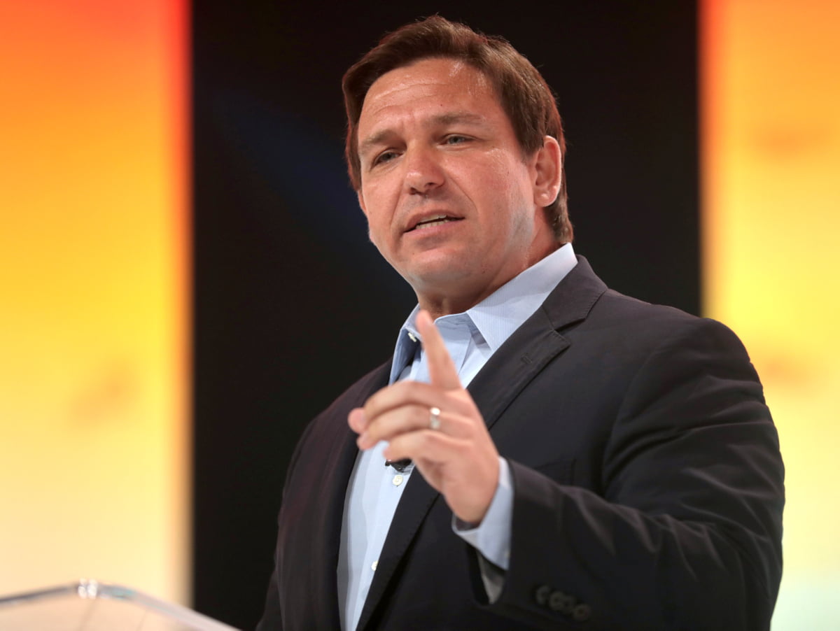 Propuesta de Ron DeSantis Reducir el Precio de la Gasolina a 2 para