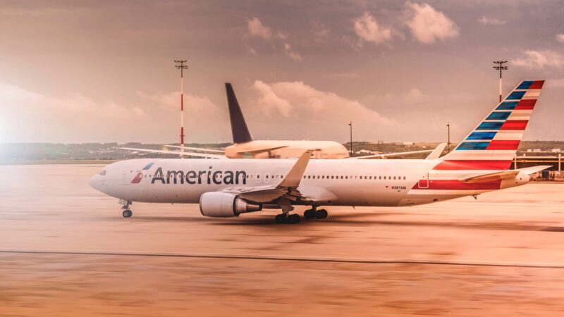 Al menos 6 aerolíneas confirman que ya no exigirán mascarillas a pasajeros en aviones y aeropuertos