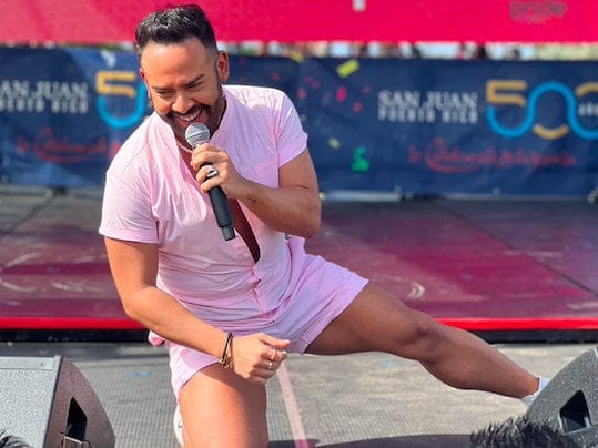 José Alfredo arrasa durante en su presentación musical en Pride 2022
