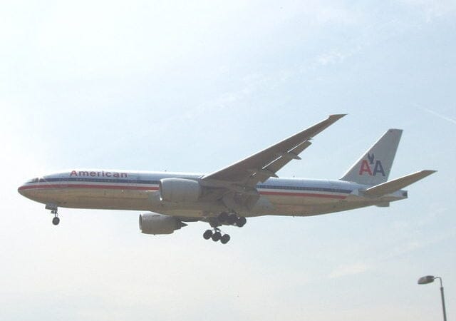 Autorizan a American Airlines volar a más ciudades de Cuba
