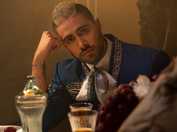 Nik Salazar explora su lado mariachi y sensible con “Maldito Despecho”