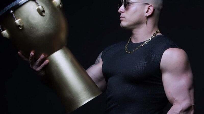 Angel Emilio presenta su nuevo sencillo “Voy a vivir”