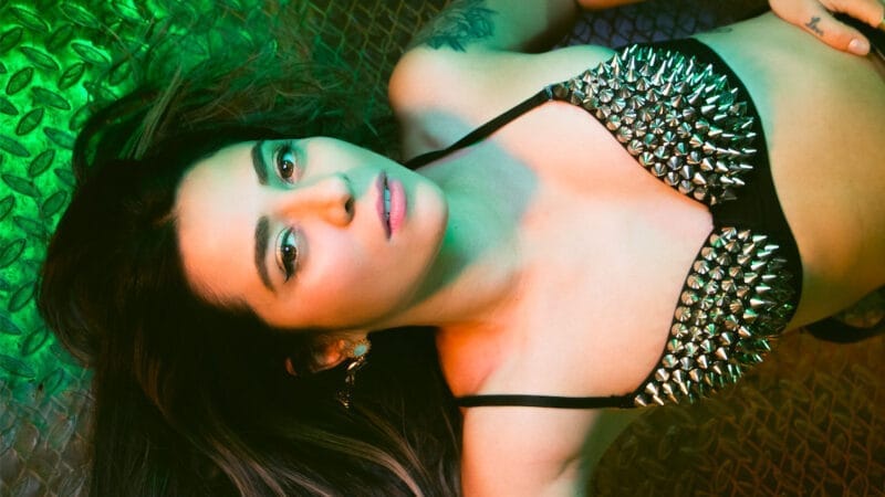 Daniella De Luca presenta su más reciente sencillo “ANIMAL”