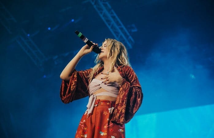 Sofía Reyes encabezó el Festival Encabritados en Monterrey con sus éxitos