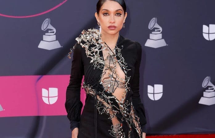 María Becerra dio una impresionante presentación en #Rompiendo Live de TikTok y acaparó los reflectores en los Latin Grammys