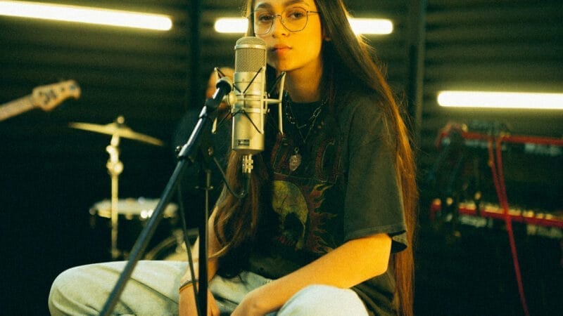 VF7 derriba fronteras musicales y estrena su primer reggae “Light zone”