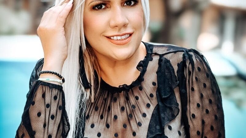 “Premios Emerging Awards” reconoce el talento de Kelmary por “Una Locura”