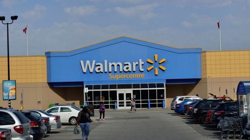 Walmart instalará en sus establecimientos miles de cargadores rápidos para autos eléctricos