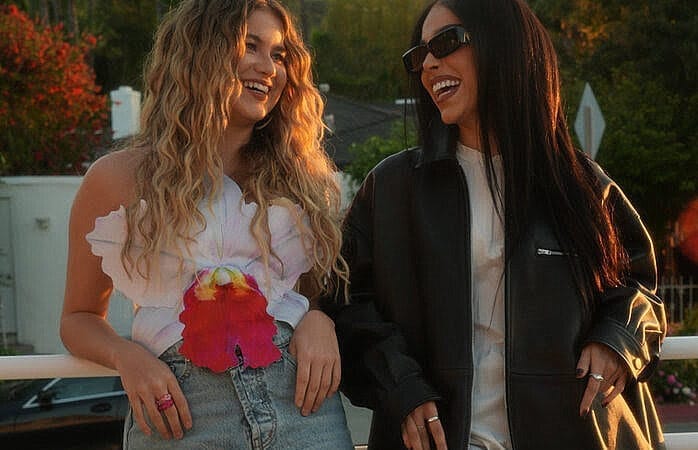 Sofia Reyes y Danna Paola presentaron “tqum” en vivo por primera ven en Bresh