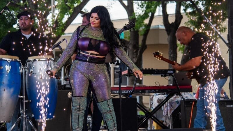 Christi Lux conquista al público de Hillsboro