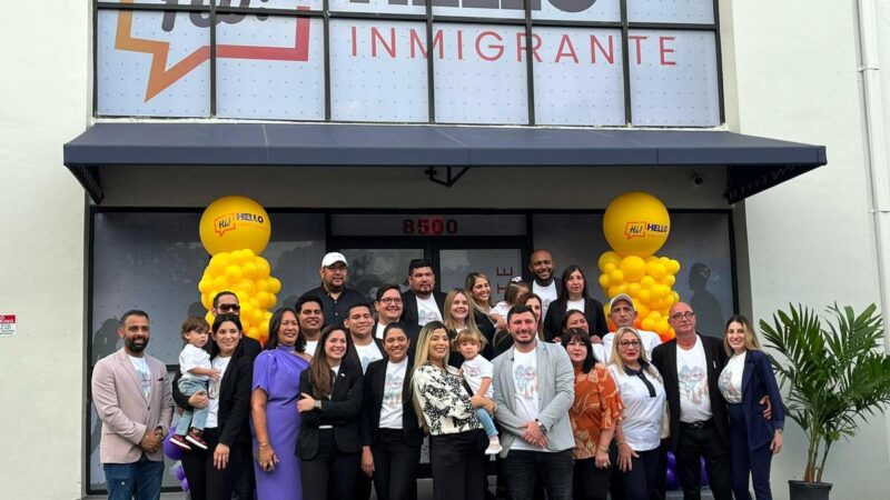 Inauguró “Hello Inmigrante”: centro de apoyo integral y soluciones migratorias en Estados Unidos