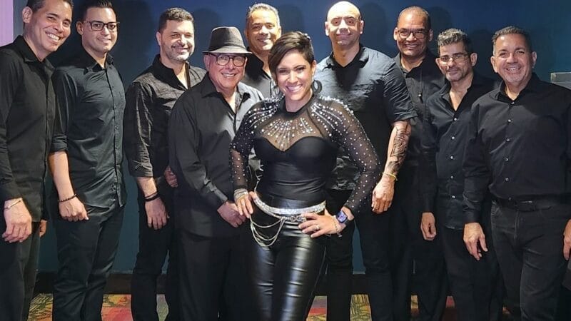 Izis “La Enfermera de la Salsa” cautiva al público en el aniversario del Blue Dolphin Casino at Dorado