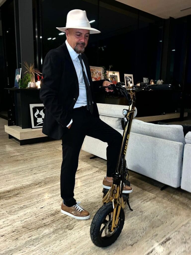 Adolfo Suaya