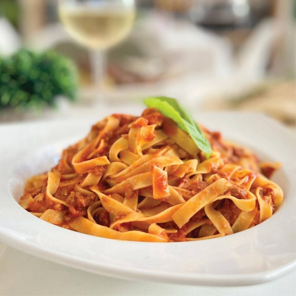 amor di pasta fettuccine alla bolognese