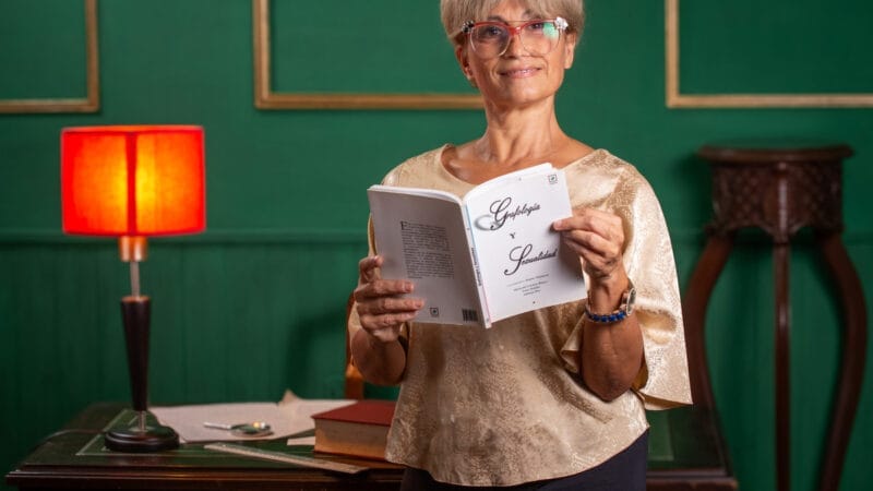 Mónica Serena: La grafología al alcance de todos con sus consultas online