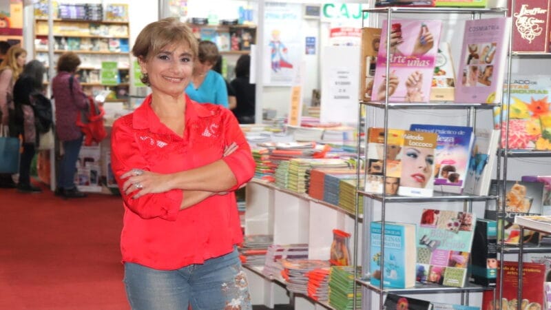 Transformación personal a través de la escritura: Mónica Serena, una guía experta para desbloquear tu potencial