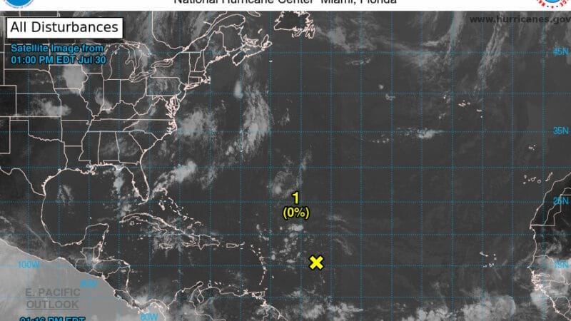 El Centro Nacional de Huracanes monitoriza potencial formación de tormenta tropical en el Atlántico