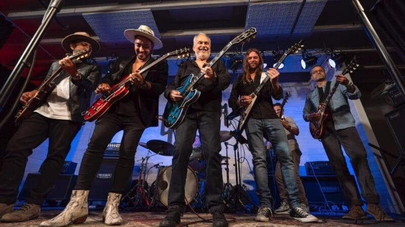 Gibson celebra en Miami con artistas latinos nominados a los Latin Grammy