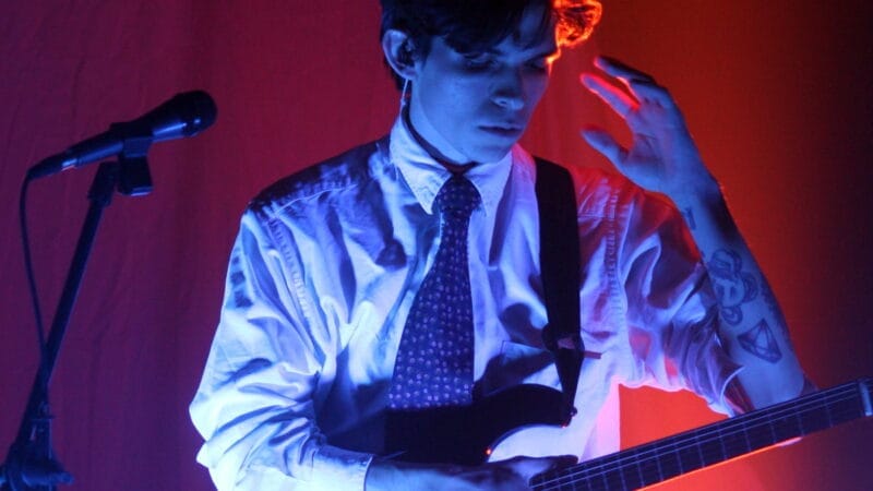 Ludaca estrena “Simple”: una fusión de techno rock, pop y existencialismo