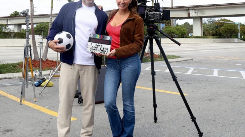 Elizabeth Gutiérrez y Julián Gil dan inicio al rodaje de ‘Eva y Adán en Miami’, una comedia romántica con proyección internacional
