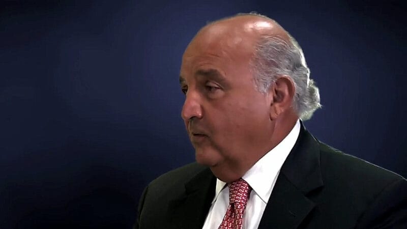 Conoce al emprendedor que revolucionó el mundo de los negocios con su visión y estrategia