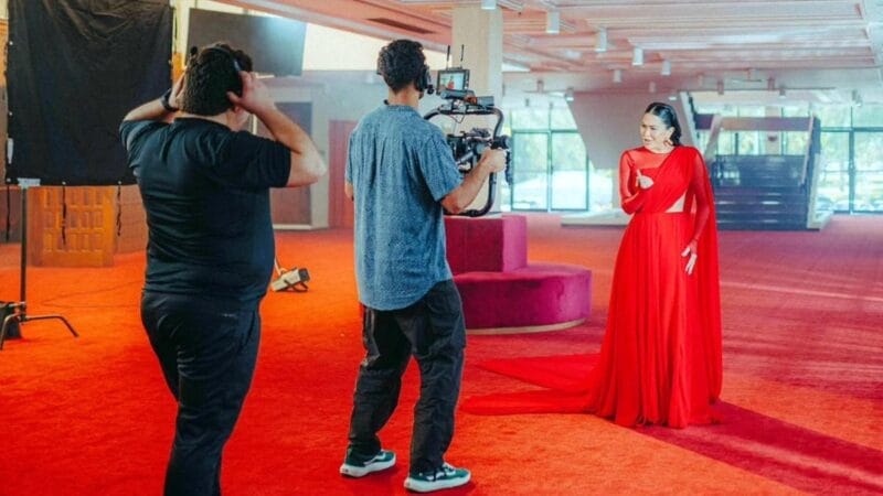 Dessireé Richard estrenó video de “Tarde lo conocí” y arrancó suspiros con su impactante interpretación