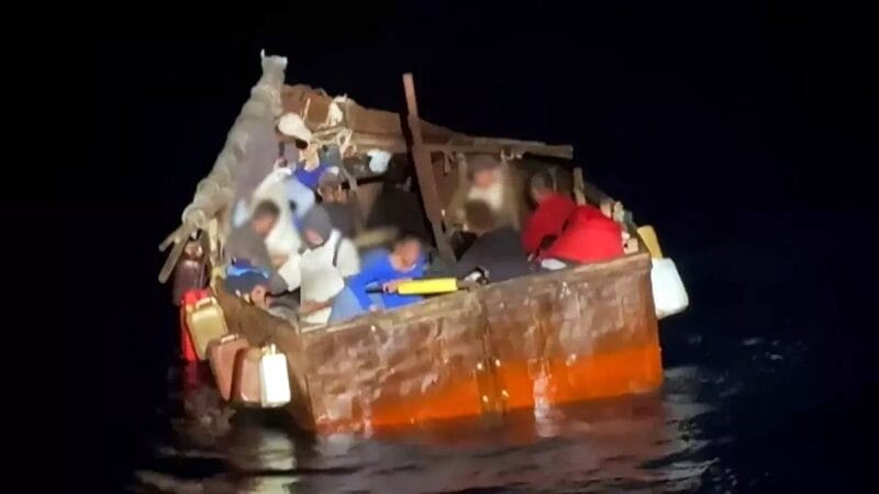 Guardia Costera de EEUU repatria a 16 migrantes cubanos