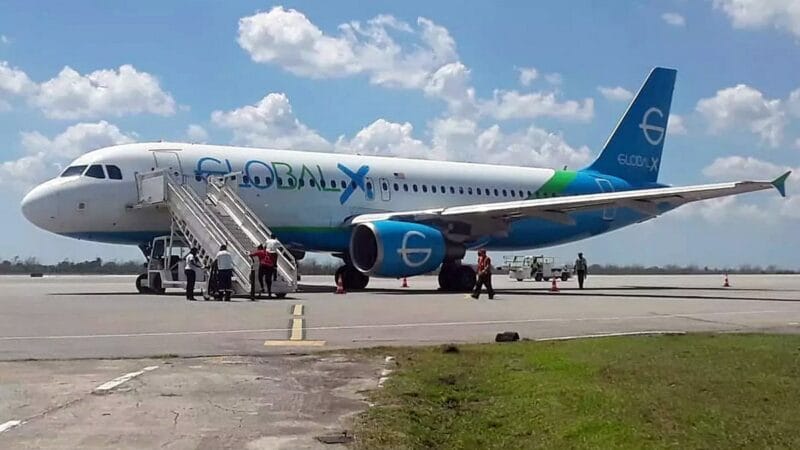 Estados Unidos deporta otros 60 cubanos a la isla