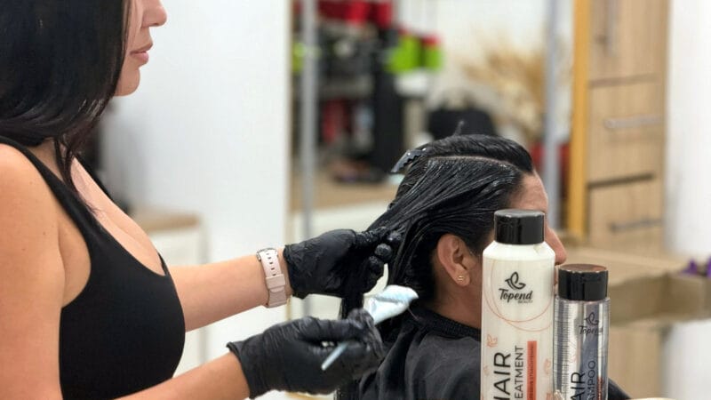 Cuidado capilar en verano: experta advierte sobre los riesgos de usar keratina con formol