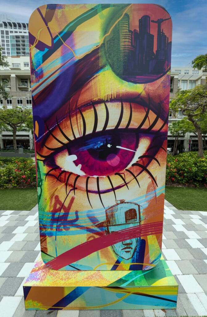 Abstrk Midtown Miami Back