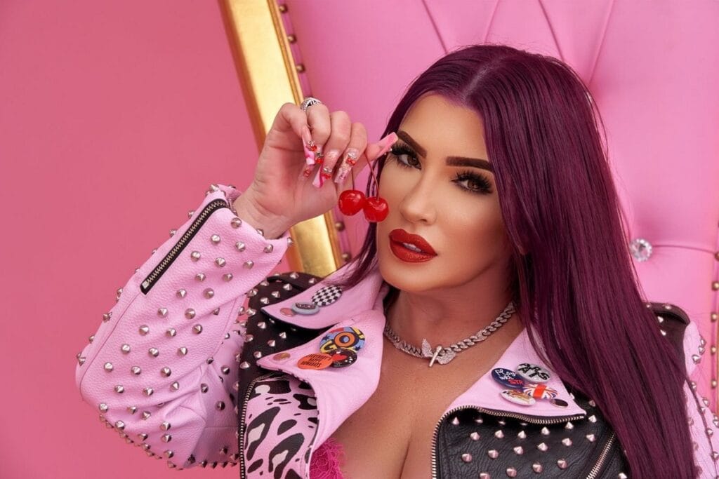 Mayte lanza “Perry”
