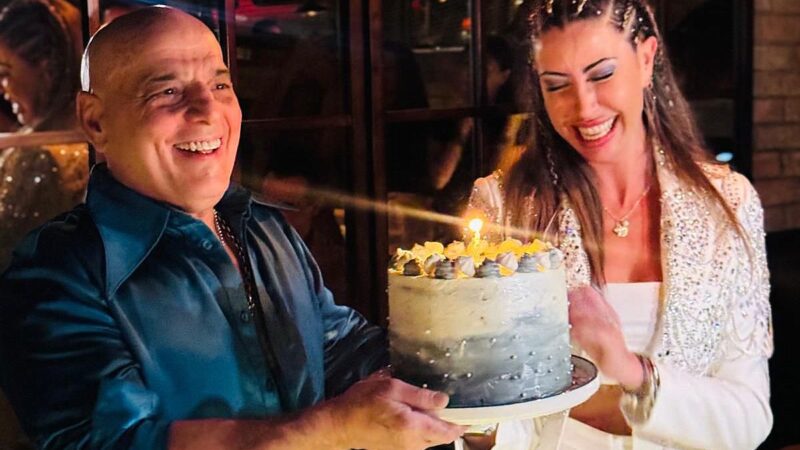 Zeta Bosio celebró su cumpleaños y 15 años de casado con Stef Iracet en una velada íntima en George’s Restaurant