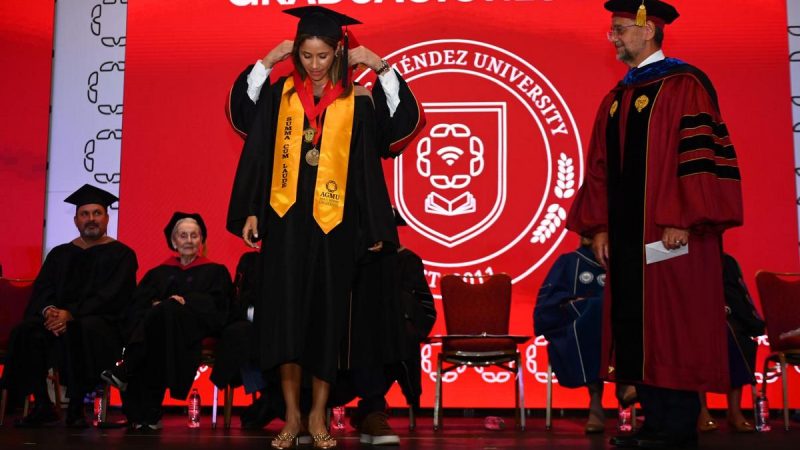 Más de 2,000 estudiantes de 22 nacionalidades se gradúan de Ana G. Méndez University