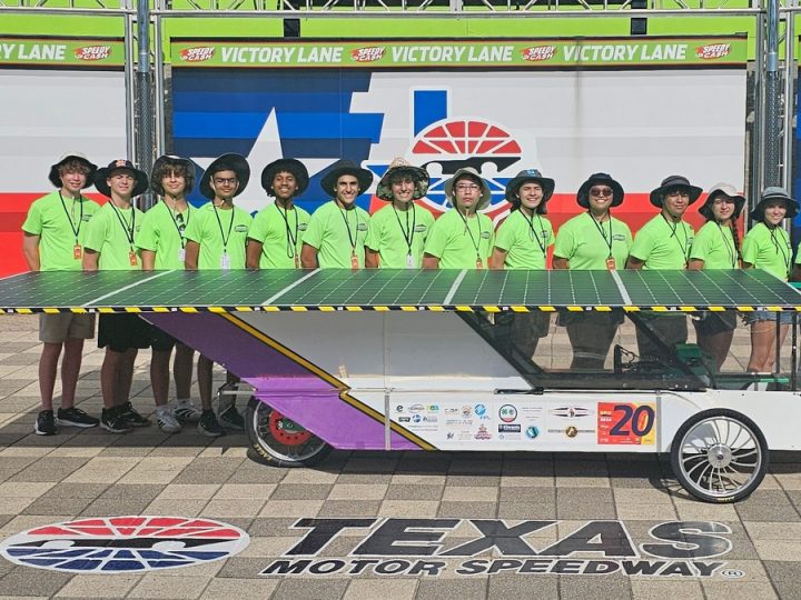 Jóvenes de 4-H en el sur de Florida construyen un vehículo solar y ganan el campeonato nacional