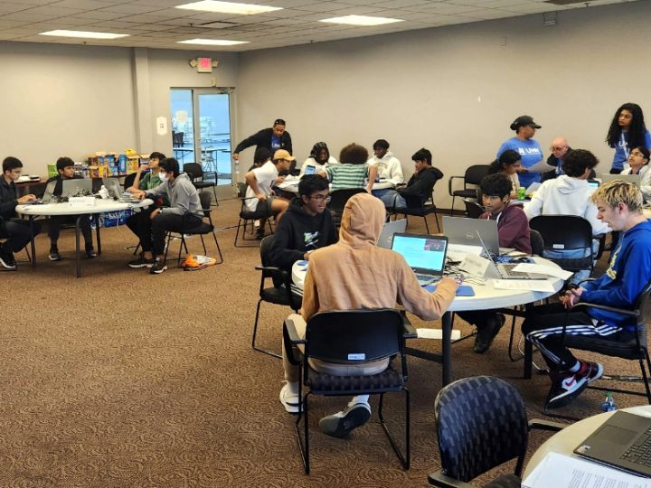 Mark Cuban Foundation y Miami Dade College ofrecen un “AI Bootcamp” gratuito para adolescentes de Miami