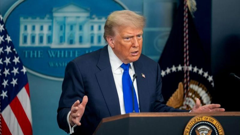 Trump amenaza con atacar montaña nuclear de Irán y dice que el conflicto es “pan comido” para EE.UU.
